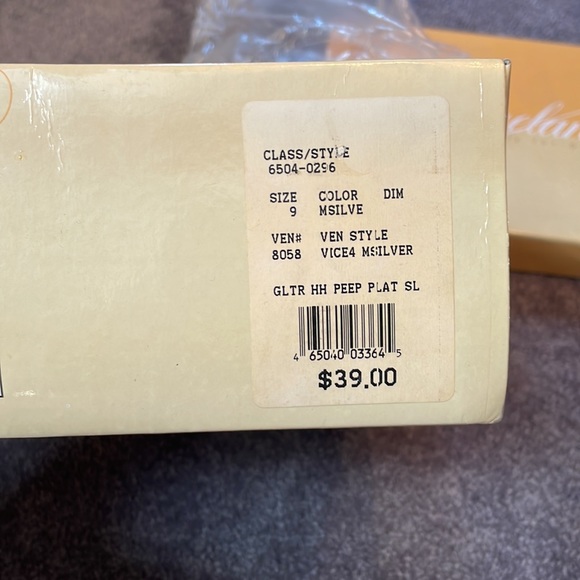 Michaelangelo by David Bridal heals - Picture 6 of 6